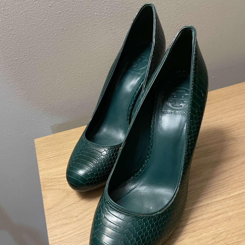 Tory Burch Animal Print Pumps